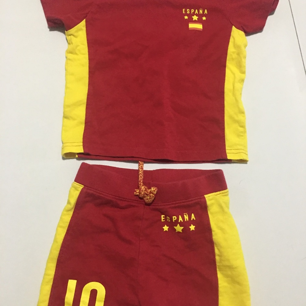Primark babyboys Tshirt,shorts 12-18 months